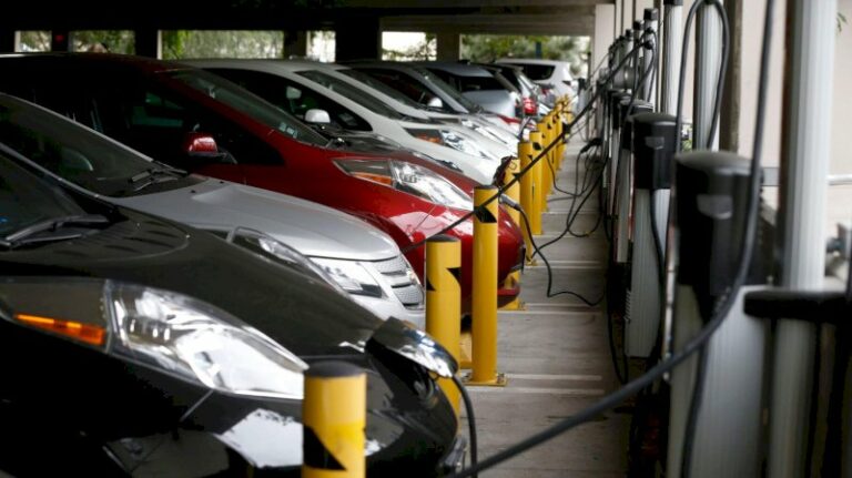 le-bonus-ecologique-pour-les-voitures-electriques-baisse-pour-les-menages-les-plus-aises-a-compter-de-ce-mercredi