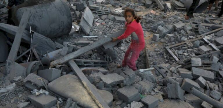 guerre-a-gaza :-« plus-de-25 000 »-femmes-et-enfants-palestiniens-tues,-selon-le-chef-du-pentagone