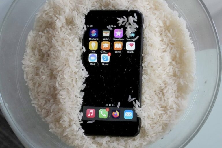 mettre-son-smartphone-dans-du-riz-pour-le-reparer-est-inutile,-apple-donne-la-seule-astuce-efficace
