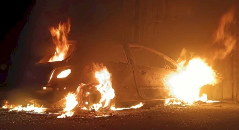 pays-basque-:-des-dizaines-de-vehicules-detruits-par-les-flammes-dans-un-parking-a-saint-jean-de-luz