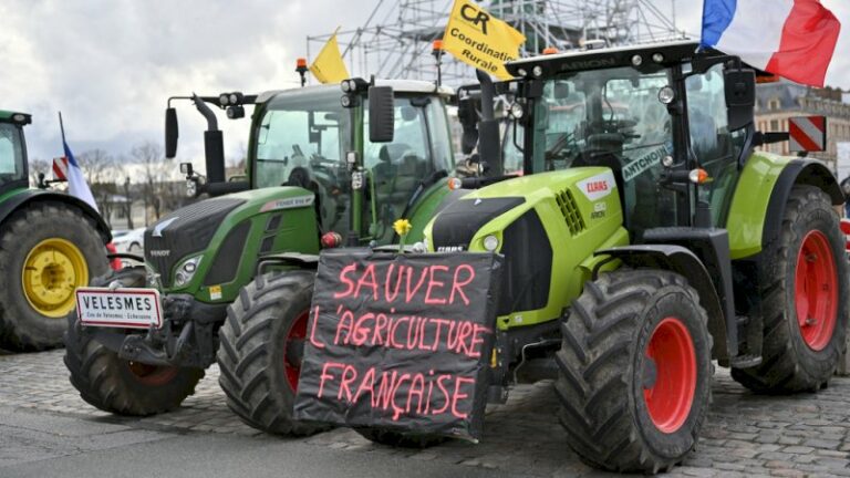 france:-les-agriculteurs-en-colere-veulent-poursuivre-leurs-actions