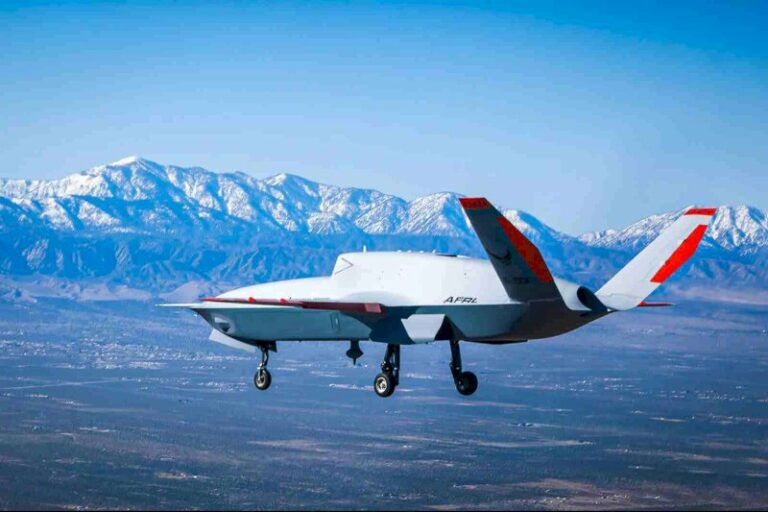 concu-comme-ailier-d’un-avion-de-combat,-le-drone-xq-67a-a-realise-son-premier-vol