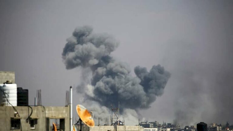 raids-israeliens-et-bombardements-a-rafah,-negociations-au-caire-sur-une-treve-a-gaza