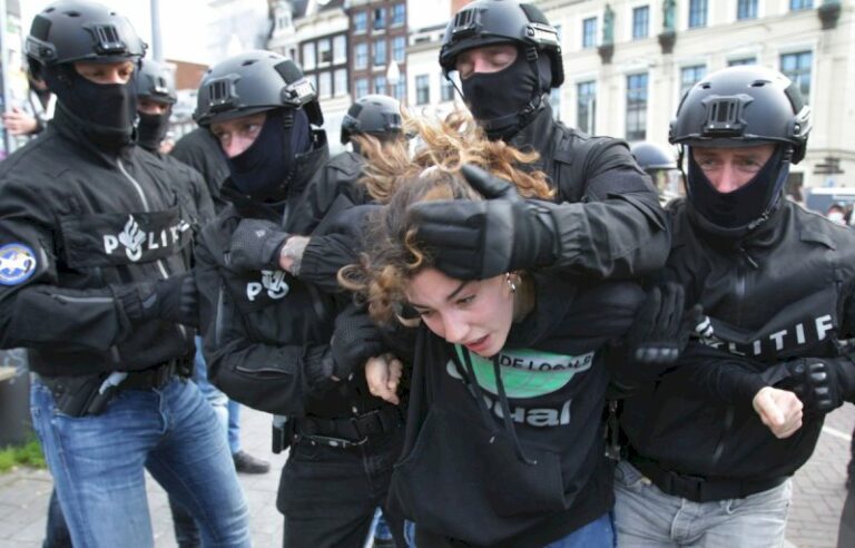 guerre-israel-hamas :-policiers-et-manifestants-propalestiniens-s’affrontent-a-l’universite-d’amsterdam