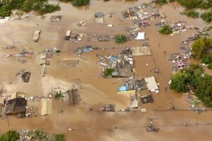 bresil-:-les-inondations-sans-precedant-dans-le-sud-du-pays-font-au-moins-100-morts-et-374-blesses